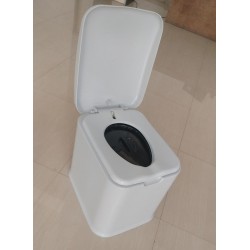 Supremo Portable Toilet (Gray) Supremo Portable Toilet (Gray)