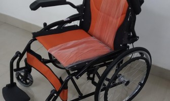 Aluminium Wheelchair with Flip-up Armrest & Footrest